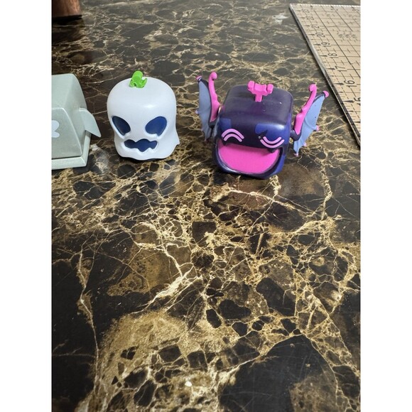 Blox Fruit Mini Figurines Lot Of 4 - Picture 4 of 12